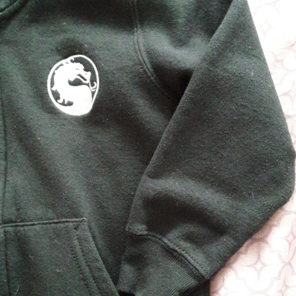 Precious cargo zippered hoodie size 4T - Picture 3 of 5